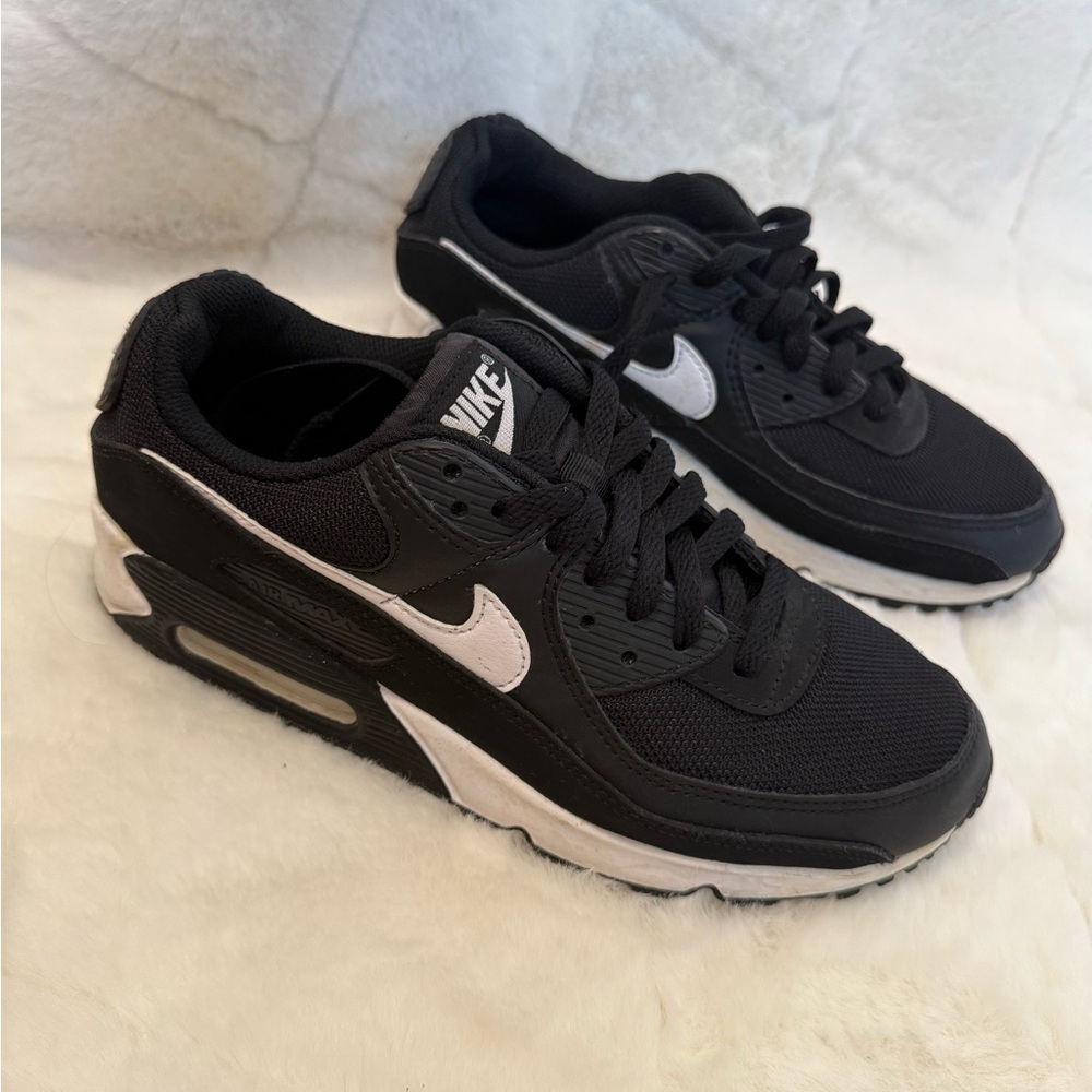 Nike Black and White Sneakers